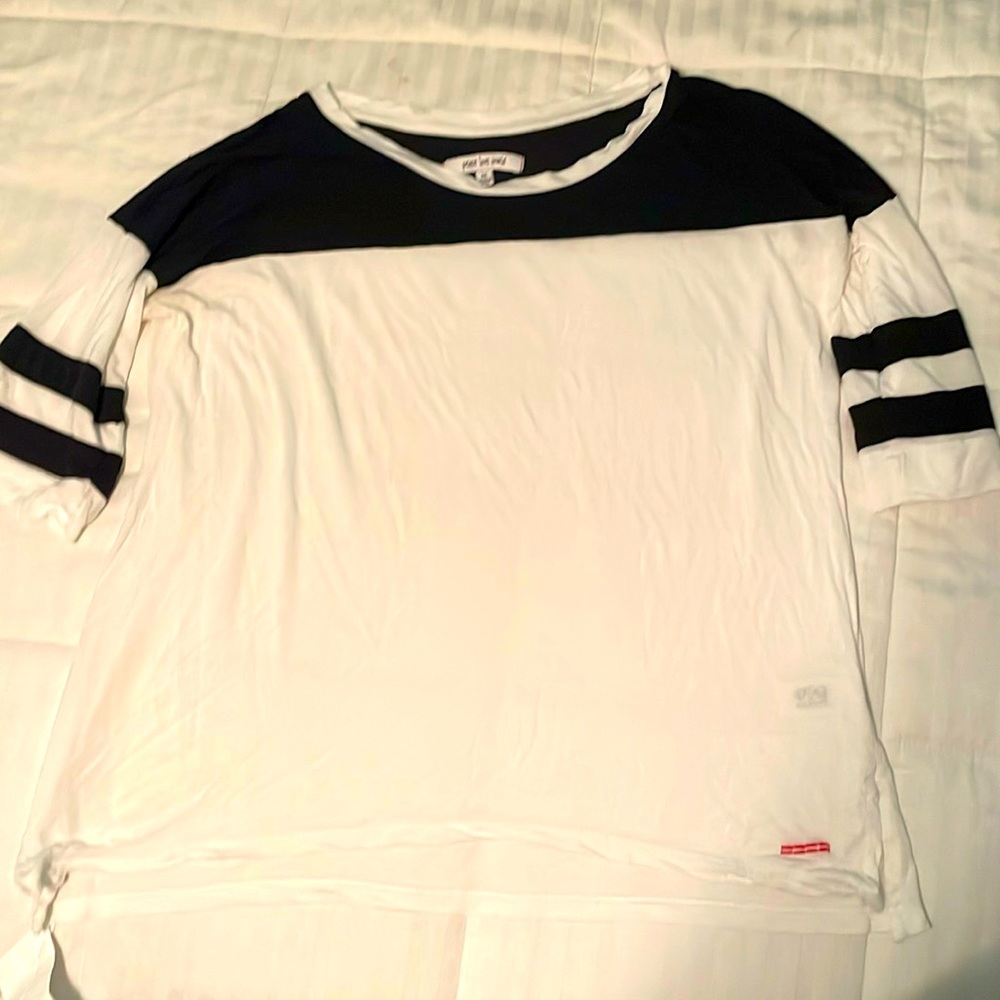 Peace love world t-shirt size Medium